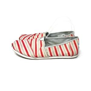 Toms
